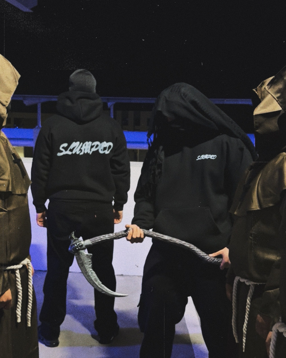 COZY SLUMPED HOODIE 🎱